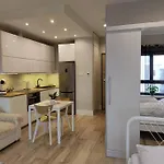 Sweet Apartment Vis-A-Vis Medicover And Paley Institute
